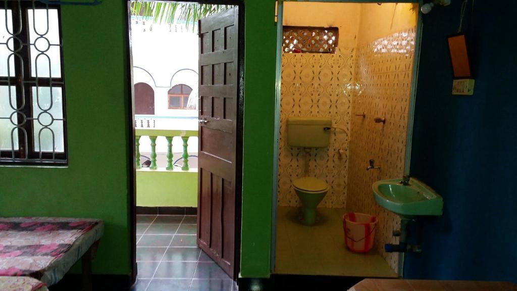 Savitri Guest House อารัมบล ห้อง รูปภาพ