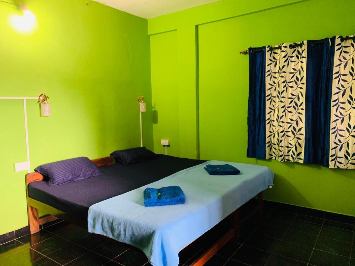 Savitri Guest House อารัมบล ภายนอก รูปภาพ
