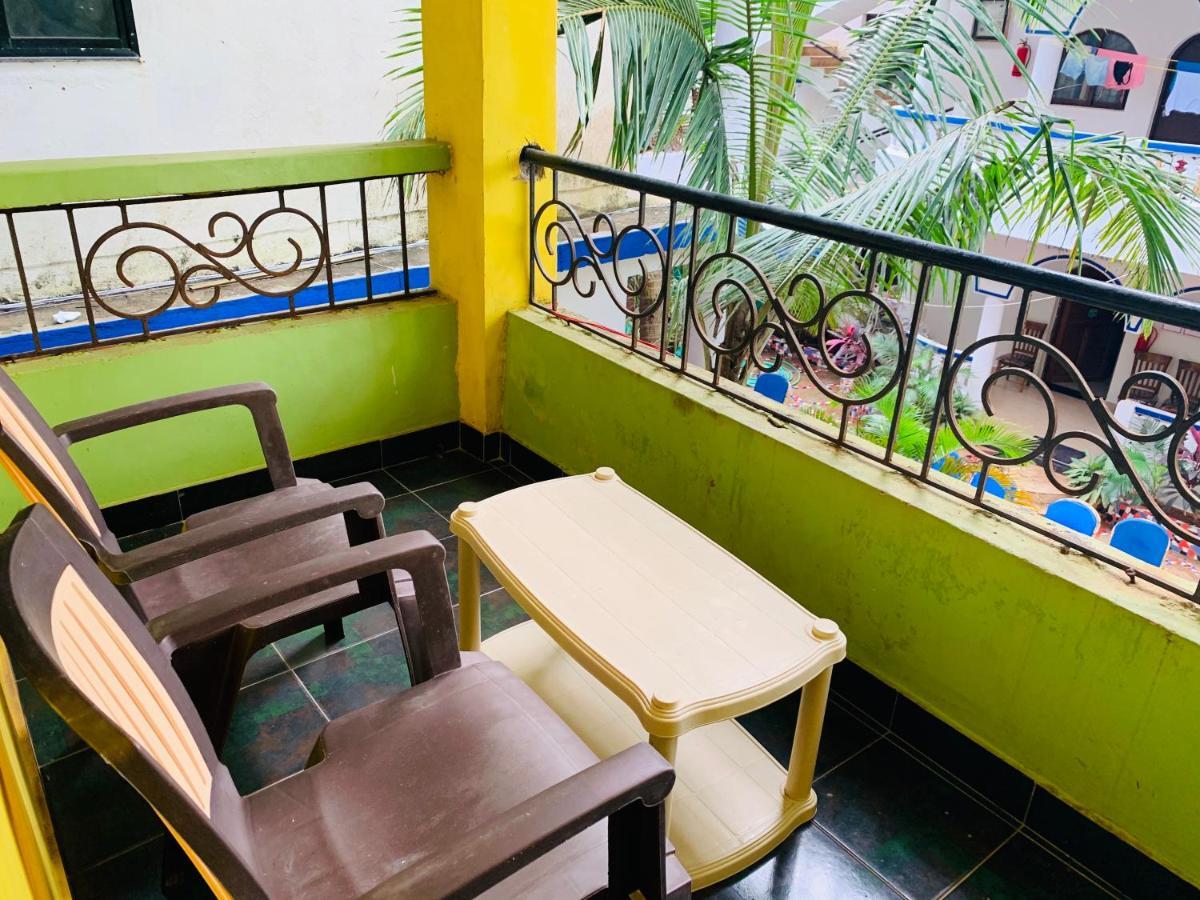 Savitri Guest House อารัมบล ภายนอก รูปภาพ